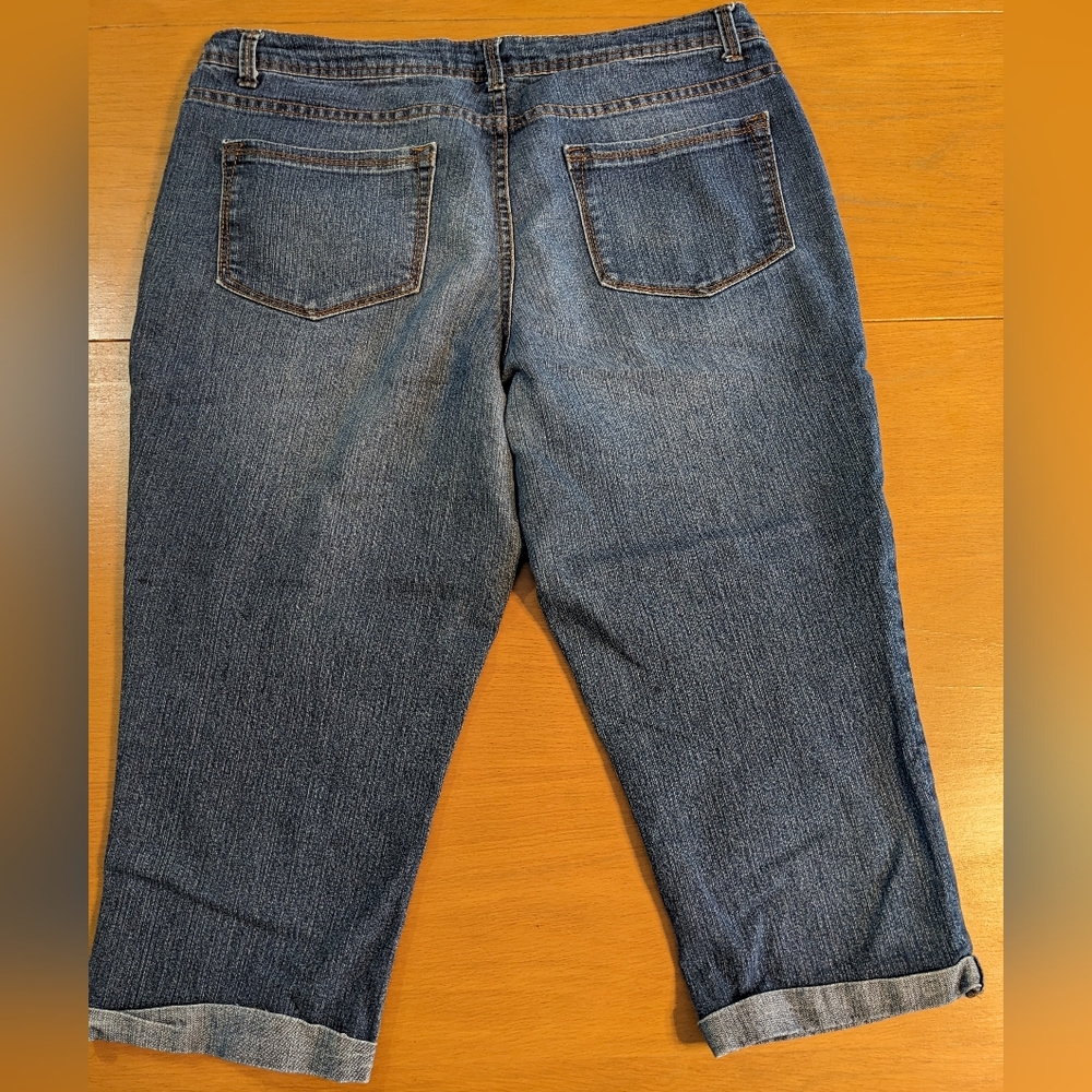 Faded Glory Denim Capri Midrise Size 14